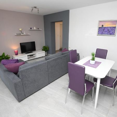 Apartments Lidija - Sea View Apartment With Exclusive Right Of Using Hot Tub Or Split Level Apartment With Exclusive Right Of Using Pool โปดสตรานา ภายนอก รูปภาพ