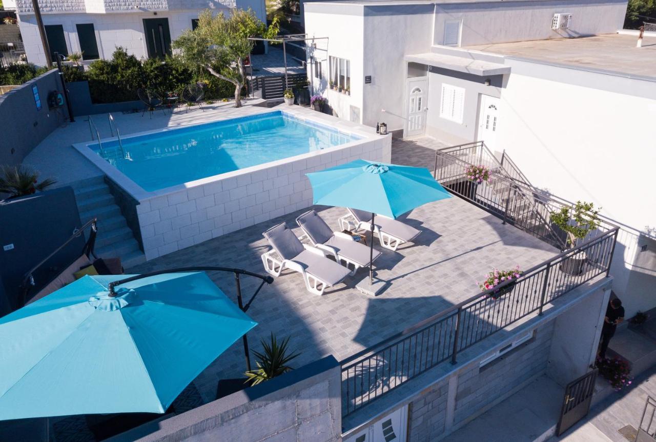 Apartments Lidija - Sea View Apartment With Exclusive Right Of Using Hot Tub Or Split Level Apartment With Exclusive Right Of Using Pool โปดสตรานา ภายนอก รูปภาพ