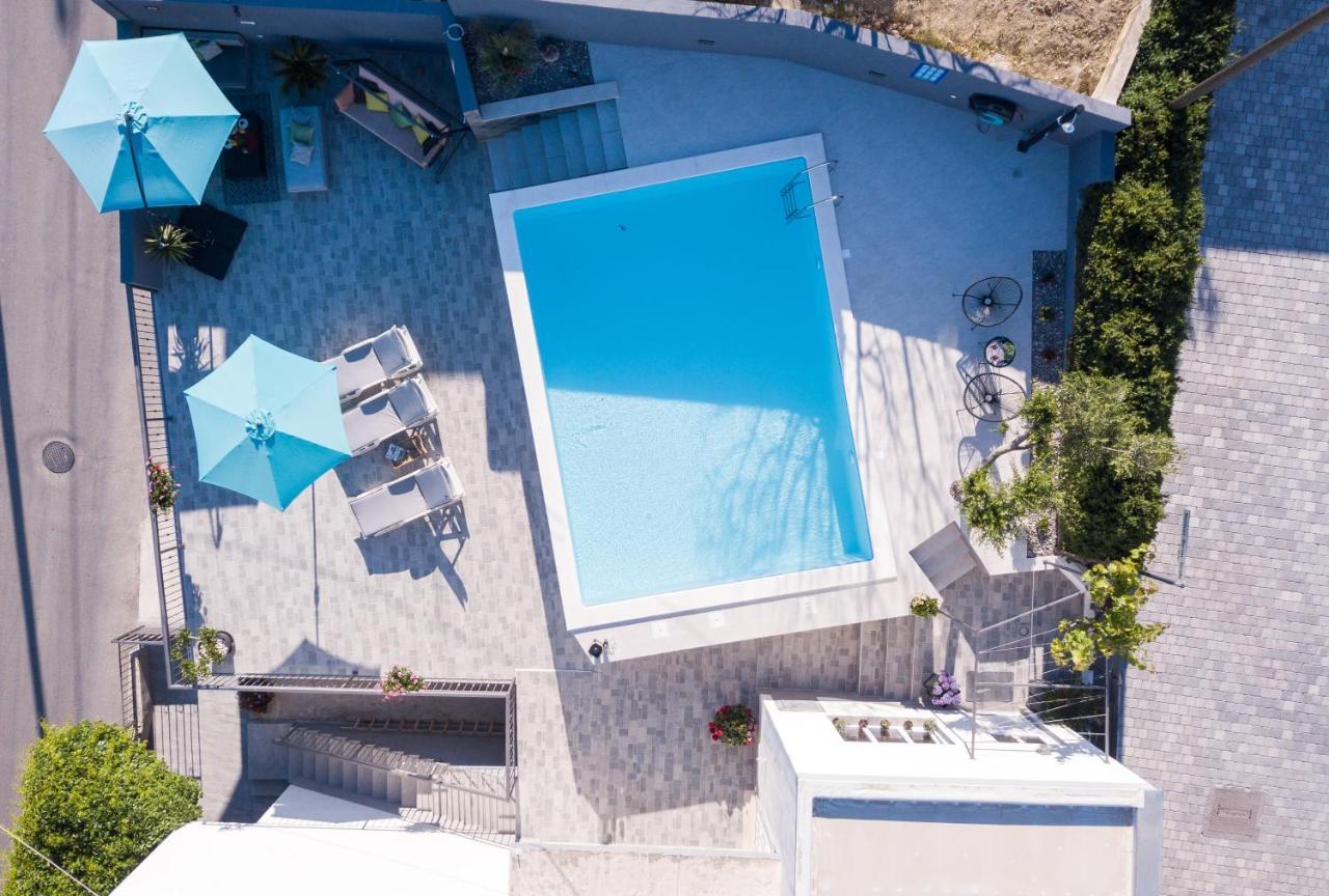 Apartments Lidija - Sea View Apartment With Exclusive Right Of Using Hot Tub Or Split Level Apartment With Exclusive Right Of Using Pool โปดสตรานา ภายนอก รูปภาพ