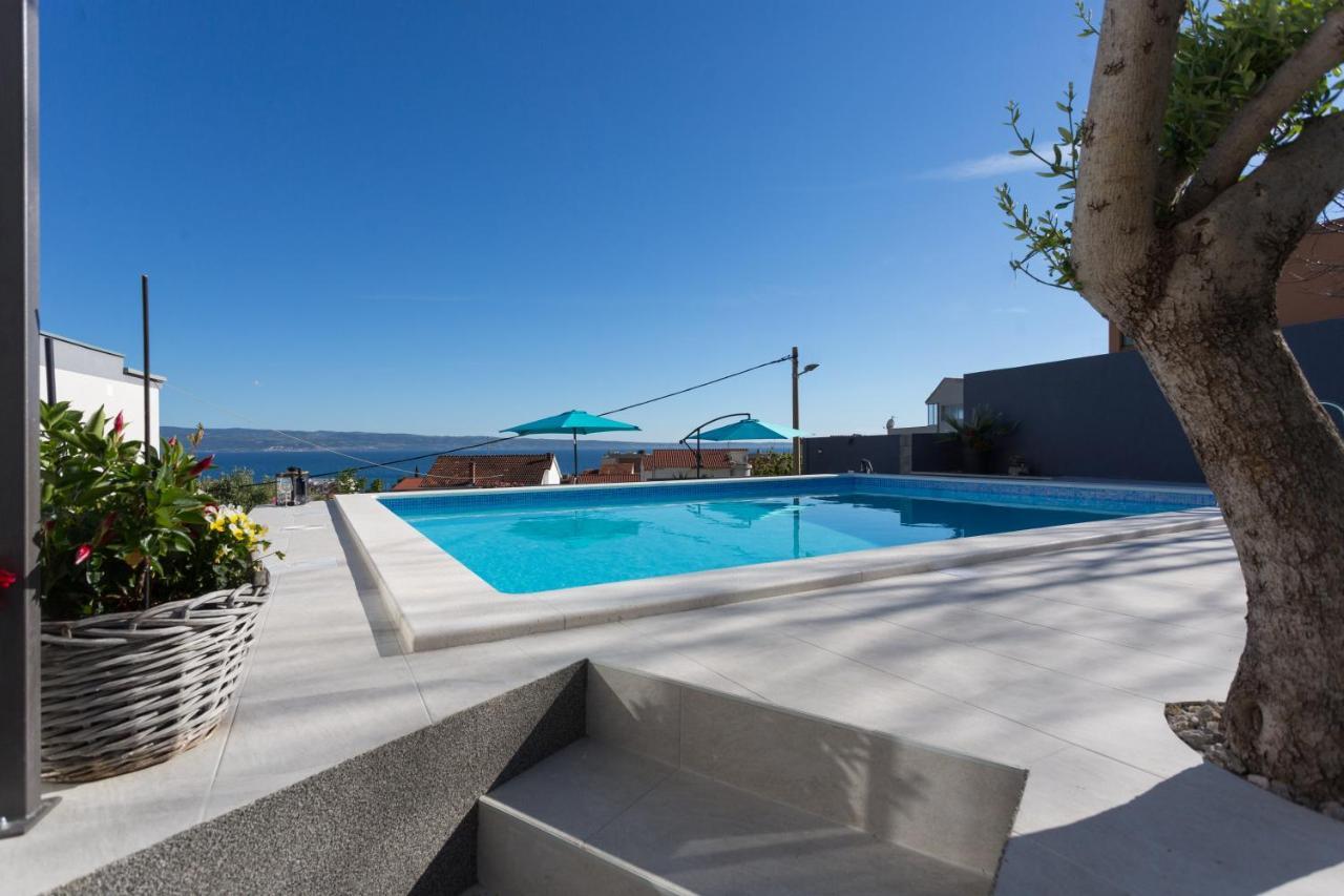 Apartments Lidija - Sea View Apartment With Exclusive Right Of Using Hot Tub Or Split Level Apartment With Exclusive Right Of Using Pool โปดสตรานา ภายนอก รูปภาพ