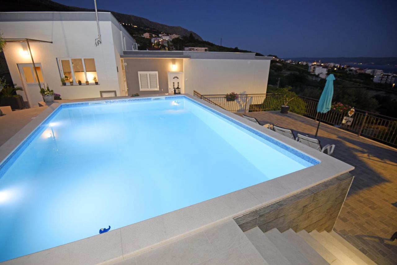 Apartments Lidija - Sea View Apartment With Exclusive Right Of Using Hot Tub Or Split Level Apartment With Exclusive Right Of Using Pool โปดสตรานา ภายนอก รูปภาพ