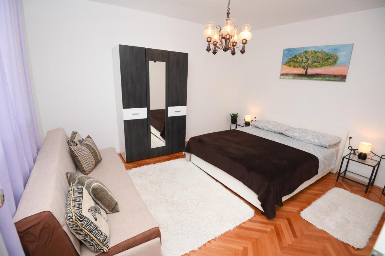 Apartments Lidija - Sea View Apartment With Exclusive Right Of Using Hot Tub Or Split Level Apartment With Exclusive Right Of Using Pool โปดสตรานา ภายนอก รูปภาพ