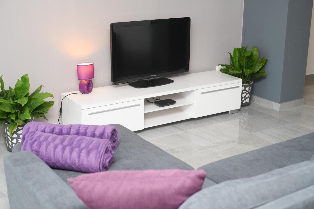 Apartments Lidija - Sea View Apartment With Exclusive Right Of Using Hot Tub Or Split Level Apartment With Exclusive Right Of Using Pool โปดสตรานา ภายนอก รูปภาพ