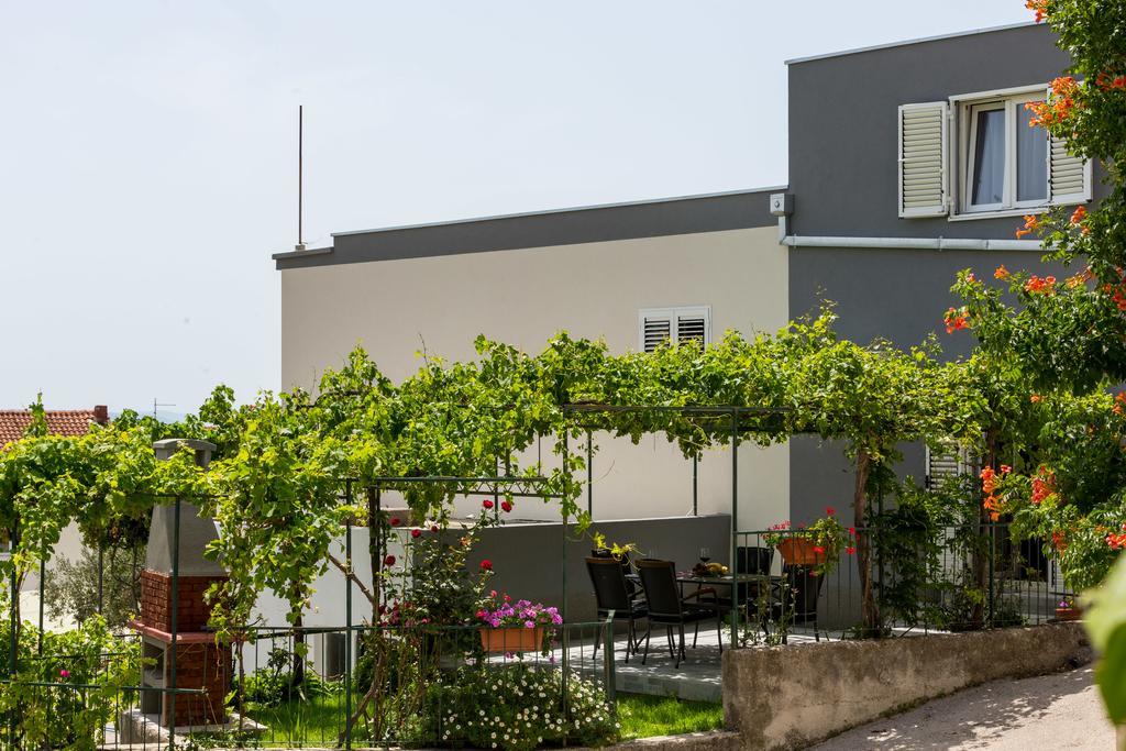 Apartments Lidija - Sea View Apartment With Exclusive Right Of Using Hot Tub Or Split Level Apartment With Exclusive Right Of Using Pool โปดสตรานา ภายนอก รูปภาพ