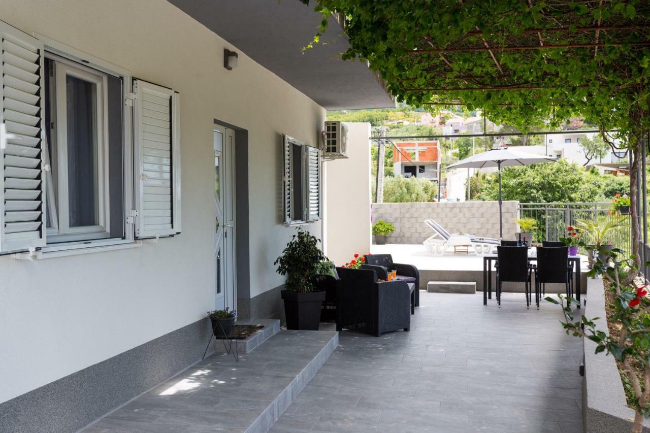 Apartments Lidija - Sea View Apartment With Exclusive Right Of Using Hot Tub Or Split Level Apartment With Exclusive Right Of Using Pool โปดสตรานา ภายนอก รูปภาพ