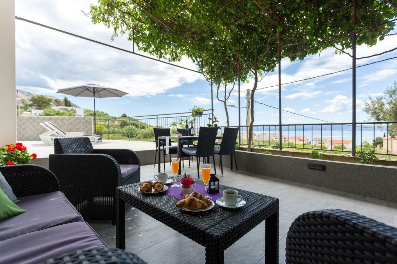 Apartments Lidija - Sea View Apartment With Exclusive Right Of Using Hot Tub Or Split Level Apartment With Exclusive Right Of Using Pool โปดสตรานา ภายนอก รูปภาพ